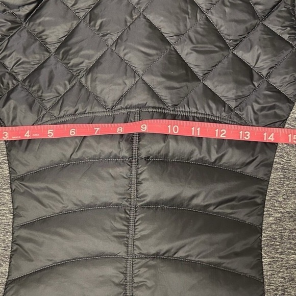 Lululemon Down For A Run Pullover - Size 4 in purple grape color - Picture 9 of 11